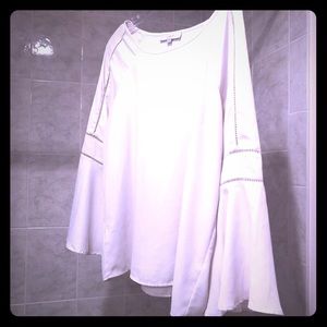 🌼 Ann Taylor LOFT Bell Sleeve Blouse